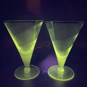 Mid Century Clear Glass Cups Silver Band Barware Manganese 365nm Green UV Set 2